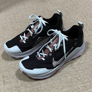 Nike Women's Wildhorse 8